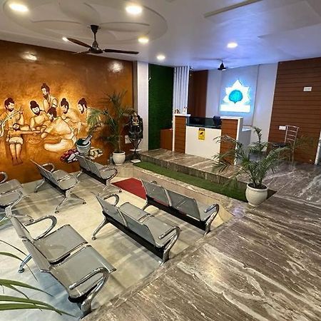 Hotel Aparajita Varanasi Luaran gambar