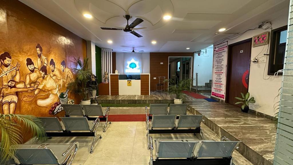 Hotel Aparajita Varanasi Luaran gambar