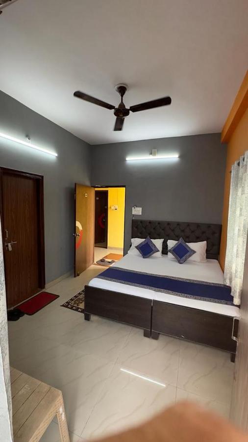 Hotel Aparajita Varanasi Luaran gambar