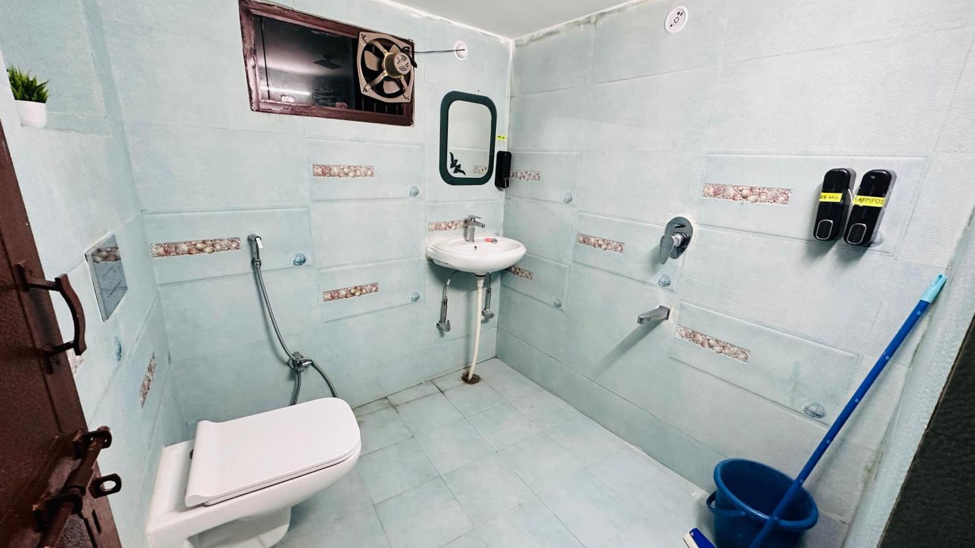 Hotel Aparajita Varanasi Luaran gambar