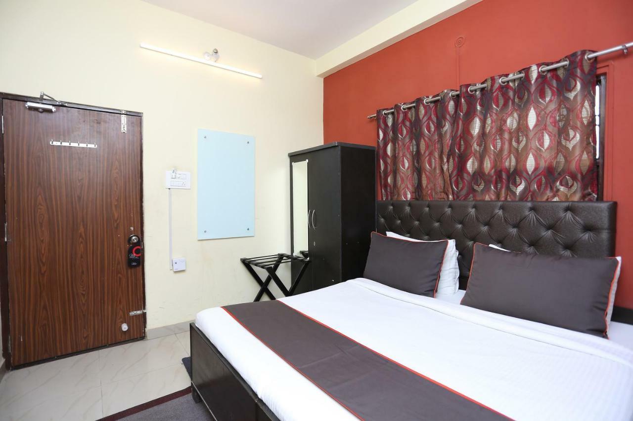 Hotel Aparajita Varanasi Luaran gambar