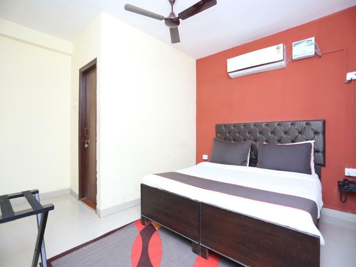 Hotel Aparajita Varanasi Luaran gambar